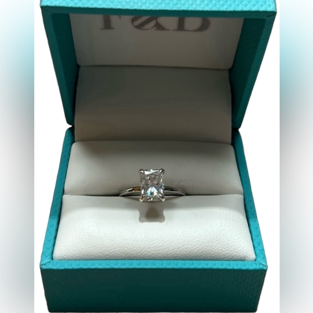 14k White Gold Ring with Moissanite 1.8 Ct